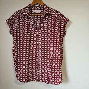 EUC LOFT RED WHITE GEOMETRIC FLORAL PRINT BUTTON DOWN CAP SLEEVES TOP SZ SMALL